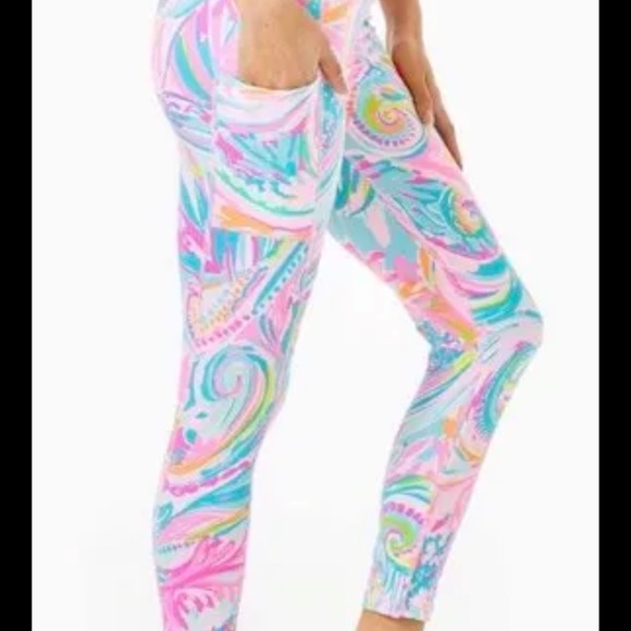 NWT Lilly Pulitzer UPF 50 Luxletic 24" High Rise Weekender Midi Legging NwT - Picture 2 of 13
